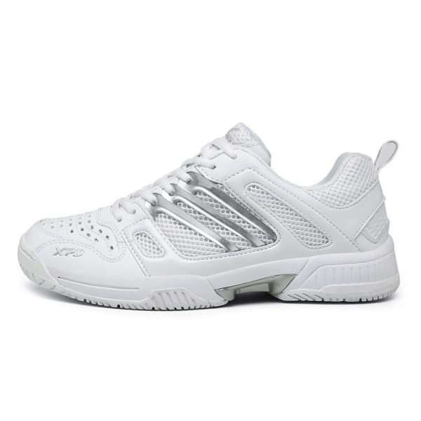 Mesh sports tennis shoes